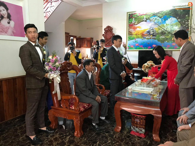 Văn Đức trao nhẫn cưới cho Nhật Linh, khép lại đám cưới nhanh như chớp-23