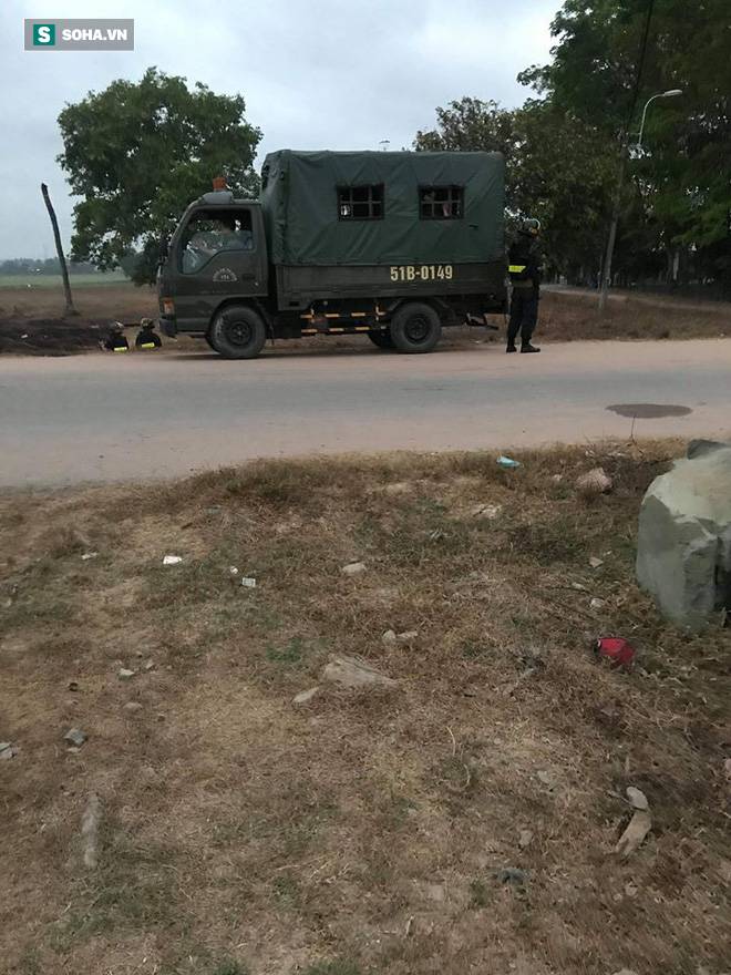 500 cảnh sát trang bị vũ khí đang truy bắt kẻ bắn chết 5 người ở Sài Gòn: Dùng flycam để áp sát vòng vây-11