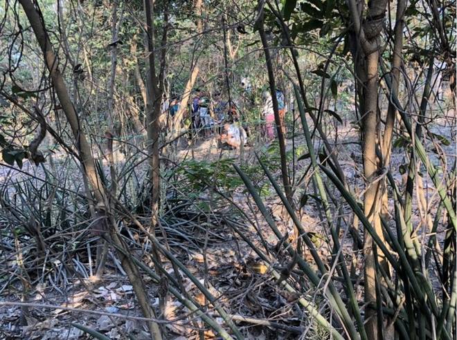 500 cảnh sát trang bị vũ khí đang truy bắt kẻ bắn chết 5 người ở Sài Gòn: Dùng flycam để áp sát vòng vây-12