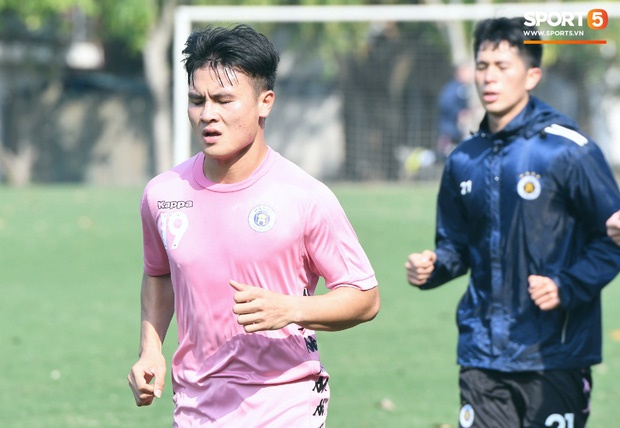 Lỡ chân đá trúng đầu đàn anh, Đình Trọng bị trừng phạt: Xin lỗi, thề thốt nhưng rồi vẫn bị đòn đau-3