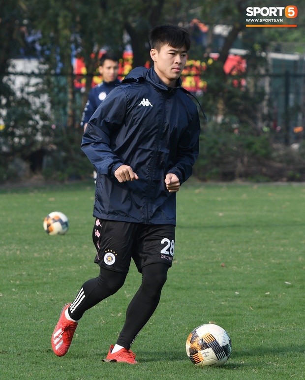 Lỡ chân đá trúng đầu đàn anh, Đình Trọng bị trừng phạt: Xin lỗi, thề thốt nhưng rồi vẫn bị đòn đau-9