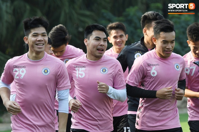 Lỡ chân đá trúng đầu đàn anh, Đình Trọng bị trừng phạt: Xin lỗi, thề thốt nhưng rồi vẫn bị đòn đau-15