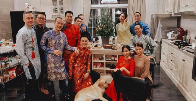 Choáng với nội thất vàng trong biệt thự của 2 người đẹp miền Tây lấy chồng đại gia-25