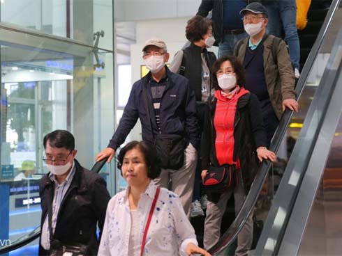 Phát hiện 3 người Việt dương tính với virus corona-2