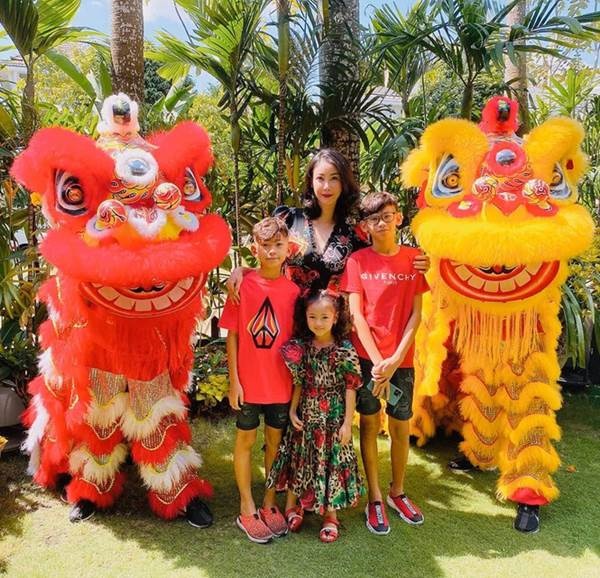 Những lần mặc đồ đôi chất như nước cất của Hà Kiều Anh và con gái út-4