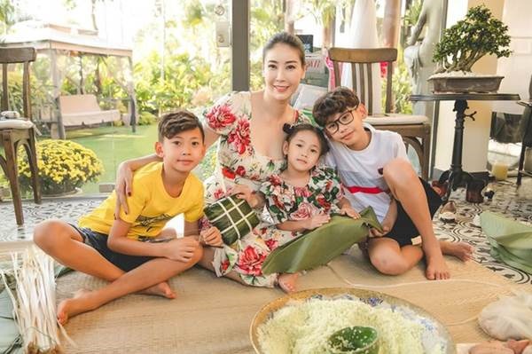 Những lần mặc đồ đôi chất như nước cất của Hà Kiều Anh và con gái út-8