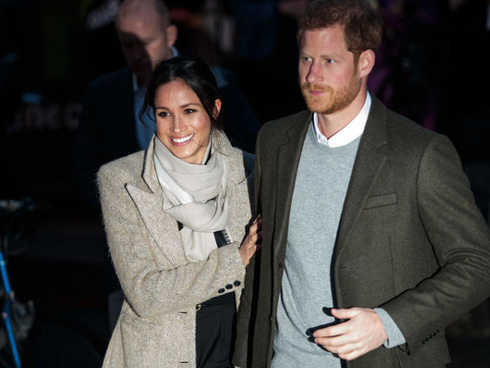 Trong lúc rục rịch tìm nhà ở Mỹ với giấc mộng đổi đời, Meghan Markle giận tím người khi lại bị chị dâu Kate vượt mặt-3