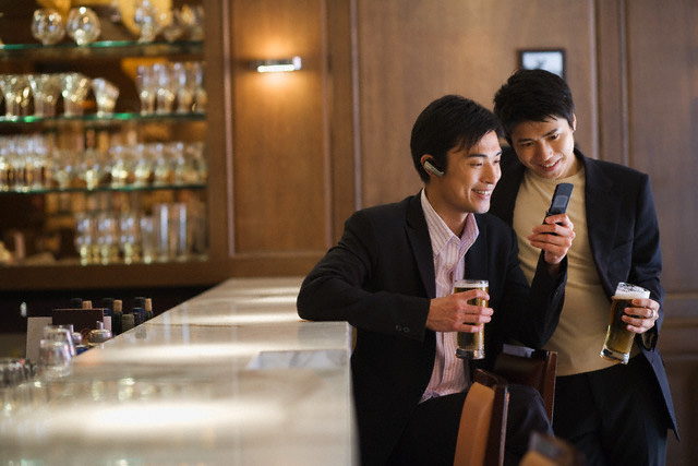 Sáng vừa mở cửa hàng đã thấy hai cô gái đến khóc lóc ăn vạ, tôi và mẹ chồng nhìn nhau kinh ngạc, đến lúc nghe xong câu chuyện thì toát mồ hôi hột”-1