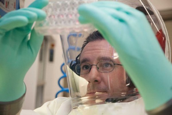 Bản sao virus corona mới do Úc sản xuất được đưa đến phòng thí nghiệm bảo mật cao chuyên chứa một số loại virus nguy hiểm nhất thế giới-3