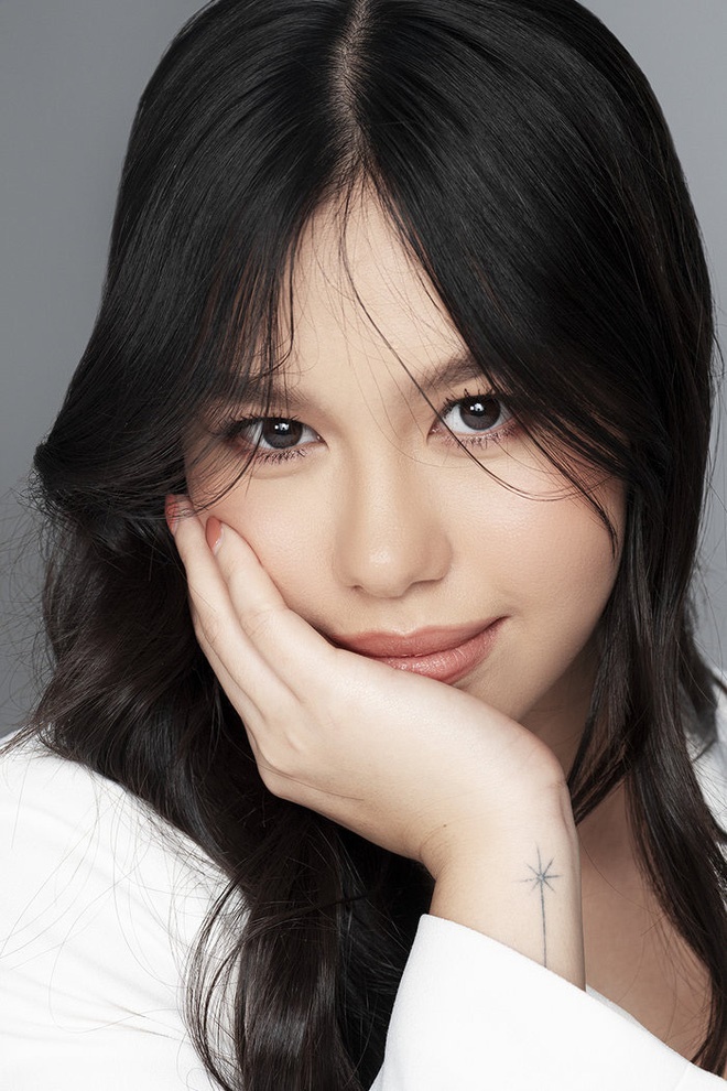 Giật mình với nhan sắc khác biệt một Tây một ta của hai con gái nhà nữ hoàng ảnh lịch Diễm My-9