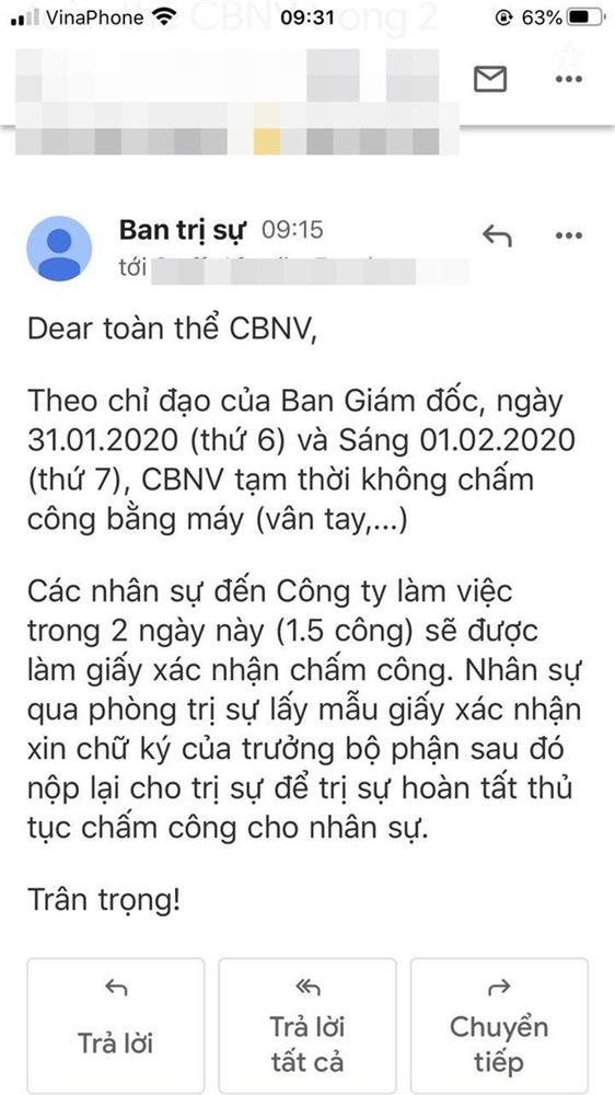 Để hạn chế virus corona lây lan qua tiếp xúc công cộng, 1 công ty ở Hà Nội cho nhân viên tạm ngừng chấm công-1