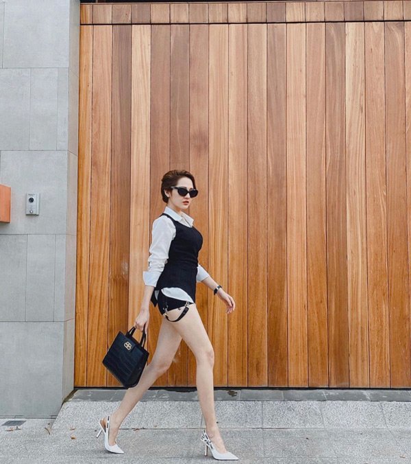 Diện lại bikini cũ, nhưng lần này Bảo Anh may mắn không bị biến thành đòn bánh tét-8