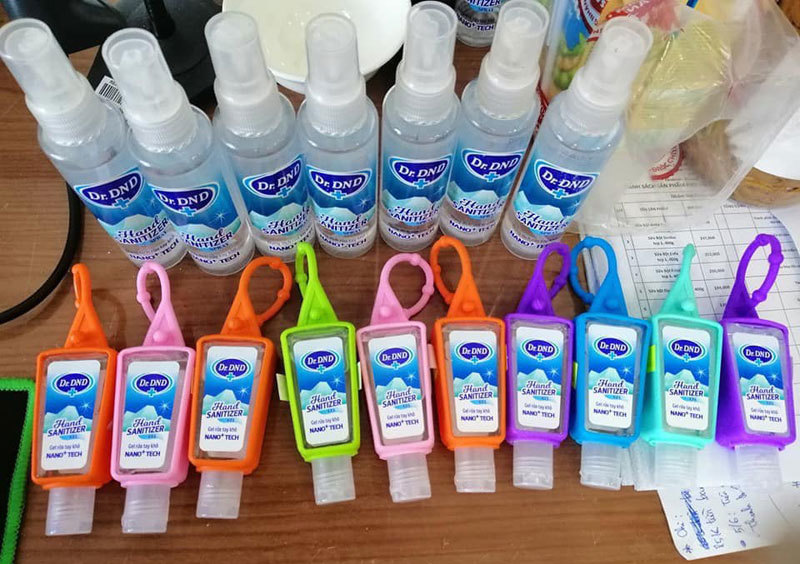 Nước rửa tay sát khuẩn cháy hàng, được thời chặt giá gấp 3 lần-1