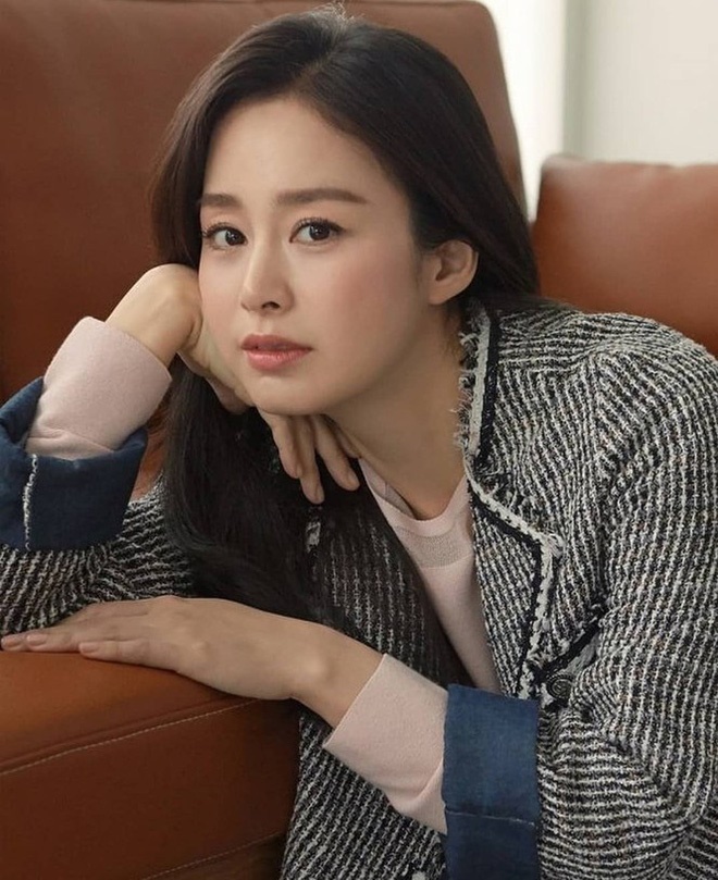 Kim Tae Hee đẹp như nữ thần ở tuổi 39-6