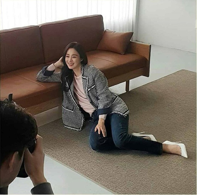 Kim Tae Hee đẹp như nữ thần ở tuổi 39-12