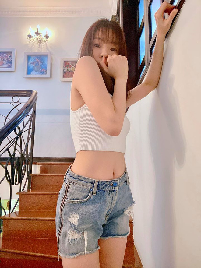 Cận kề tuổi 40, Lệ Quyên vẫn sở hữu thân hình gợi cảm và nhan sắc tươi trẻ-2