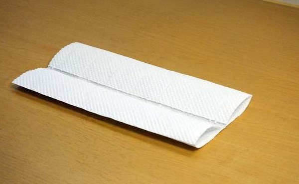 Đừng bấn loạn nếu chưa mua được khẩu trang, đây là cách tự chế khẩu trang cấp tốc từ giấy ăn, ai cũng làm được!-3