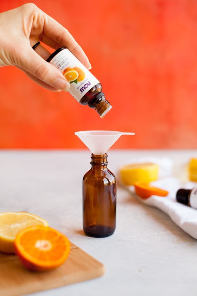 Nếu không mua được, các mẹ hãy tự chế xịt sát khuẩn khử trùng vừa dễ vừa rẻ nhé!-1