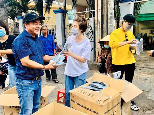 Sau 1 năm hẹn hò cùng bạn trai ngoại quốc, Pha Lê thông báo đã mang thai con đầu lòng ở tuổi 33-8