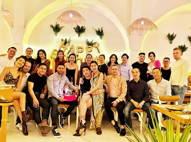 Khoảnh khắc hiếm hoi gia đình Tăng Thanh Hà và Đặng Thu Thảo hội tụ trong một khung hình, gây choáng vì độ quý tộc, thượng lưu-1