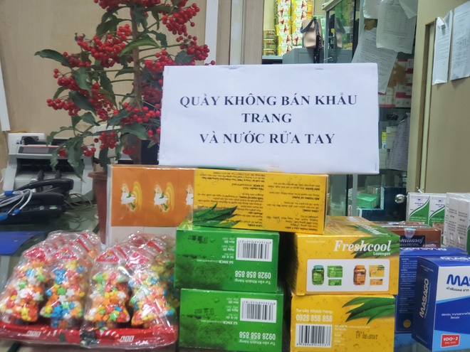 Sau 1 đêm, chợ thuốc lớn nhất Hà Nội đồng loạt đặt biển không bán khẩu trang, miễn hỏi-5