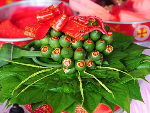 Ăn hỏi chưa đầy 2 tiếng đồng hồ cô dâu đã lập tức mang trả trầu cau vì câu: 