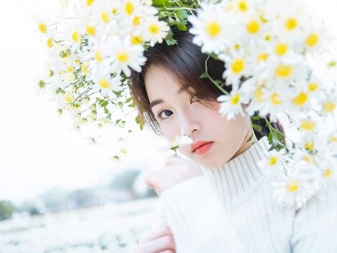 Phụ nữ sinh vào khung giờ này, trời sinh hảo mệnh không thiếu tiền, trung vận đến hậu vận không phú thì cũng quý, cuộc sống viên mãn sung túc