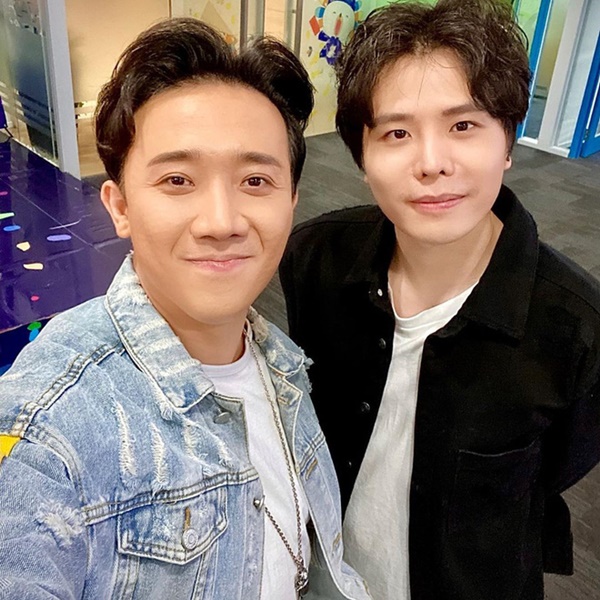 Đầu năm Trấn Thành không điệu mà diện tóc bổ luống giản dị, fan hết bảo tóc Đan Trường lại nói&nbsp;giống diễn viên hài Thu Trang-8