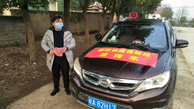 Khổ sở vì đám cưới mùa dịch virus Corona: Người chỉ tổ chức 10 phút, đám thì cả hôn trường phải đeo khẩu trang nhưng lạ hơn cả là bộ ảnh cưới xưa nay chưa từng có”-8