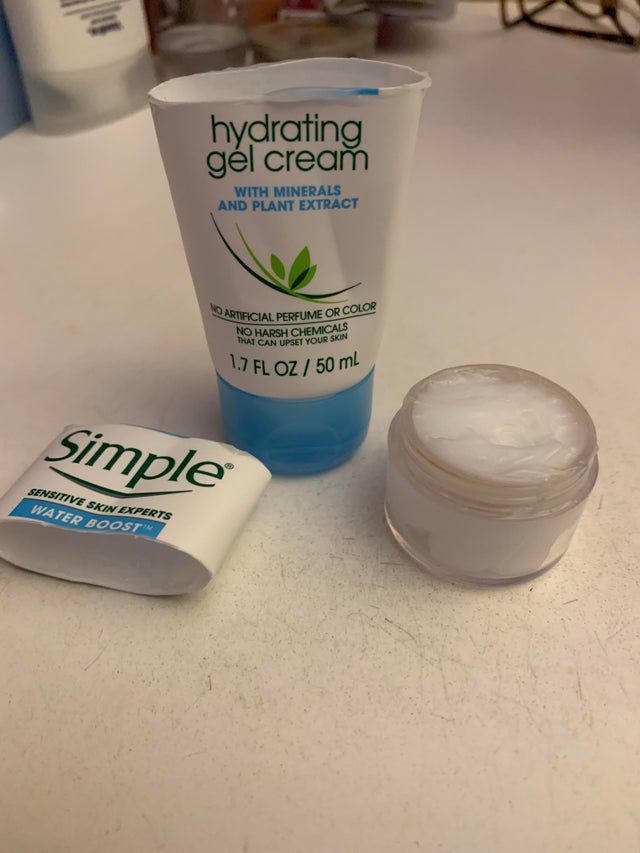 Bác sĩ cảnh báo: Chị em tiết kiệm đồ skincare kiểu này là sai bét, chẳng mấy chốc làn da xấu khó mà bù đắp nổi-1