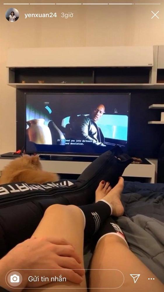 Yến Xuân khoe ảnh ngồi trên giường cùng bạn trai, dân mạng soi ra ngay chính là Văn Lâm-1
