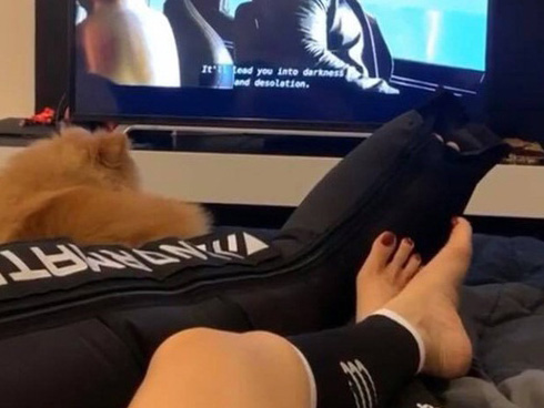 Cháu xin tiền mua sô cô la tặng bạn gái không được, nói một câu như xát muối vào người chú FA-2