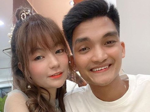 Mạc Văn Khoa và bạn gái tổ chức cưới vào cuối năm