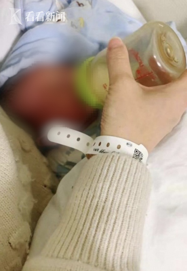 Khoảnh khắc xúc động khi em bé sơ sinh có bố mắc viêm phổi Vũ Hán và mẹ dương tính với virus corona chào đời khỏe mạnh tại khu cách ly-3