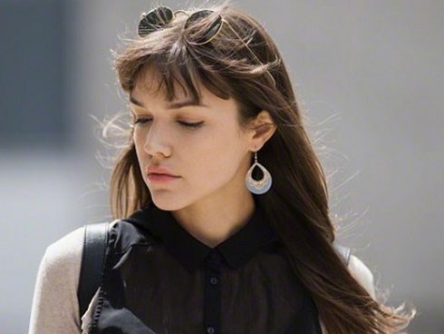 Trong lúc mặn nồng với nhau, vừa nhìn thấy dòng sữa chảy ra trên khuôn ngực tôi, người yêu bàng hoàng bật dậy mặc quần áo, truy vấn tôi rồi hốt hoảng bỏ chạy