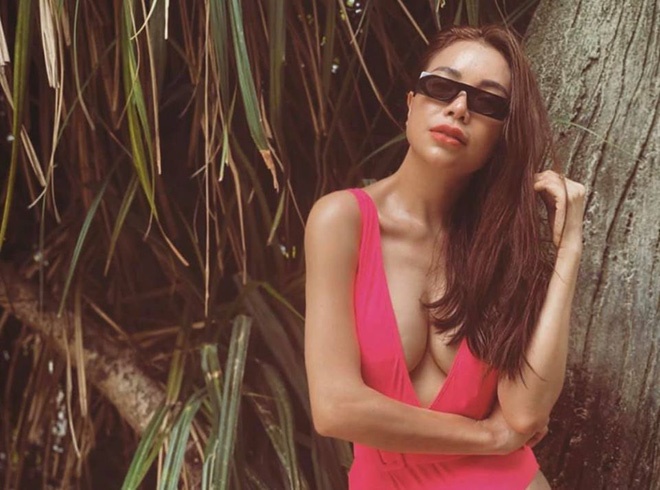 Bạn thân Ngọc Trinh tạo dáng táo bạo, khoe vóc dáng gái một con nóng bỏng-8