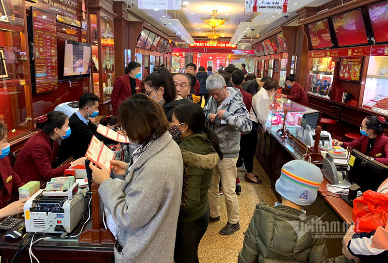 Dồn tiền mừng tuổi 9 năm, 250 triệu mua vàng Thần Tài trữ cho con-2