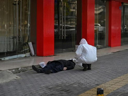 Người đến từ Vũ Hán: Đi đâu cũng bị ghẻ lạnh, trở thành tội đồ bị cộng đồng cô lập cách ly và lời khẩn cầu tha thiết-4