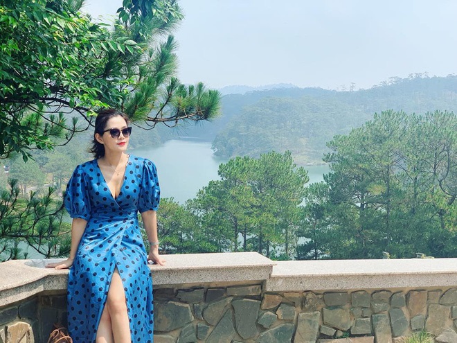 Vẻ gợi cảm của người phụ nữ U40 khiến Chi Pu ngưỡng mộ-1