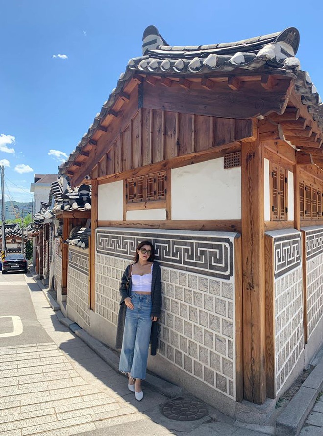 Vẻ gợi cảm của người phụ nữ U40 khiến Chi Pu ngưỡng mộ-3