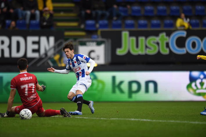 CĐV Hà Lan nổi đóa vì fan Việt quậy phá, cứ nhắc tên Văn Hậu sau khi Heerenveen bại trận-1