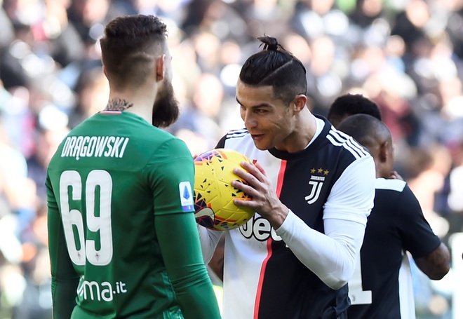 Tuyên bố bắt bài Ronaldo đá 11 m, thủ môn hai lần bị đánh bại-1