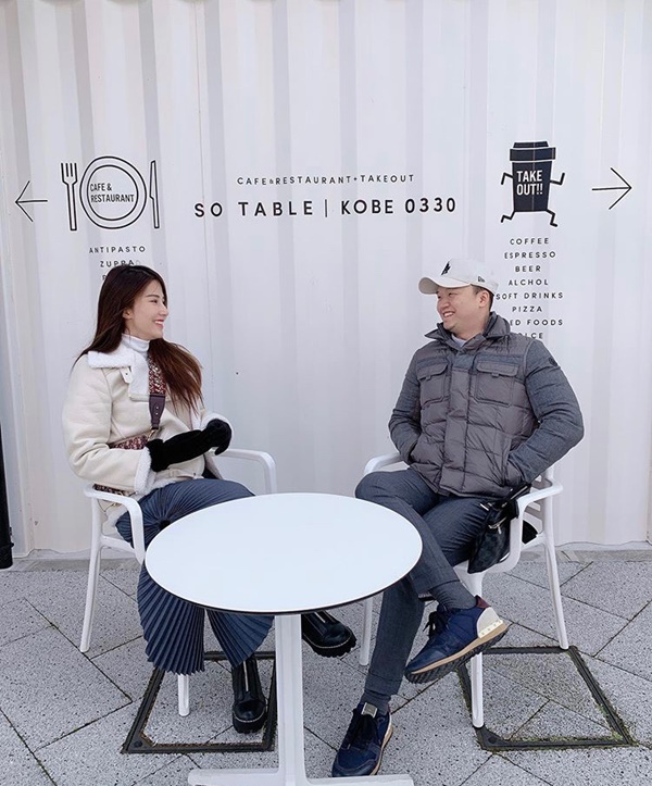 Diễm My 9x và bạn trai liên tục diện đồ ton-sur-ton sang chảnh và đồ đôi sau khi gương vỡ lại lành-1