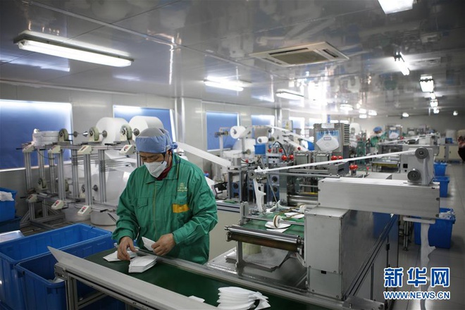 Bên trong các nhà máy sản xuất khẩu trang tại Trung Quốc-1