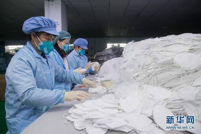 Bên trong các nhà máy sản xuất khẩu trang tại Trung Quốc-4