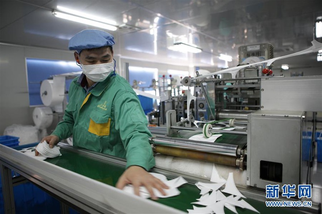 Bên trong các nhà máy sản xuất khẩu trang tại Trung Quốc-6