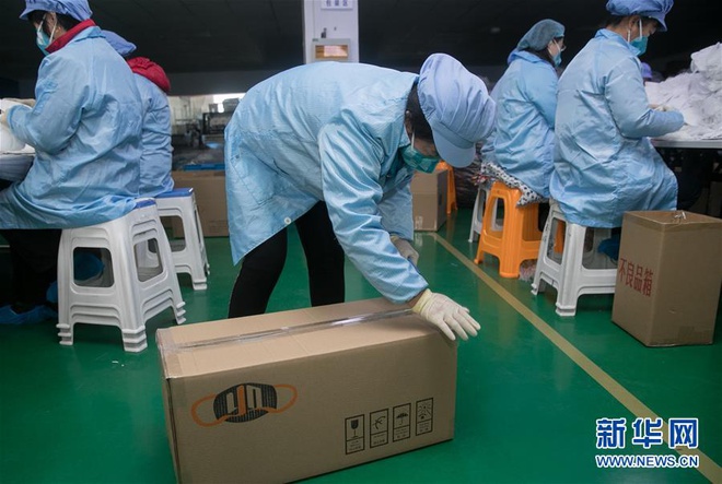 Bên trong các nhà máy sản xuất khẩu trang tại Trung Quốc-7