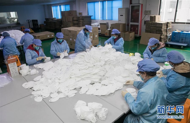 Bên trong các nhà máy sản xuất khẩu trang tại Trung Quốc-9