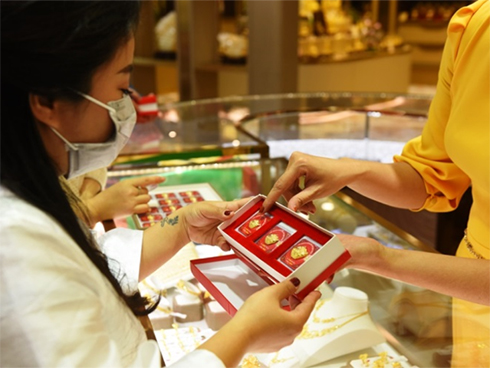 Những điều nhớ kỹ khi mua vàng cầu may ngày vía Thần Tài 2021-2