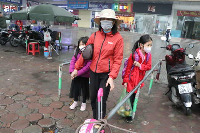 Nhiều gia đình loay hoay lên phương án trông con khi có thông báo nghỉ học để phòng, chống dịch bệnh viêm đường hô hấp cấp do virus Corona-1